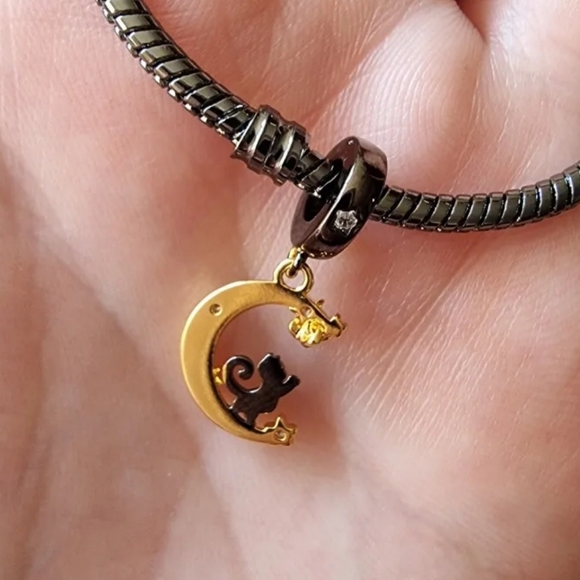 Cat above the moon Charm - Picture 6 of 7